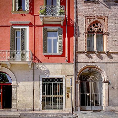 Hotel Tra Piazza Erbe E Piazza Bra Raffinata Maison Verona Exterior foto